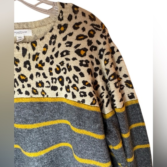 Beach Lunch Lounge Women’s Animal Print Sweater Size XXL Gray Yellow Pullover - Picture 5 of 7